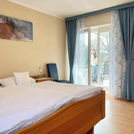 Erika Huber Direkt An Der Therme